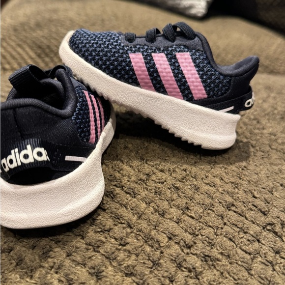 Adidas Sneakers with Classic Silhouette - Picture 2 of 7